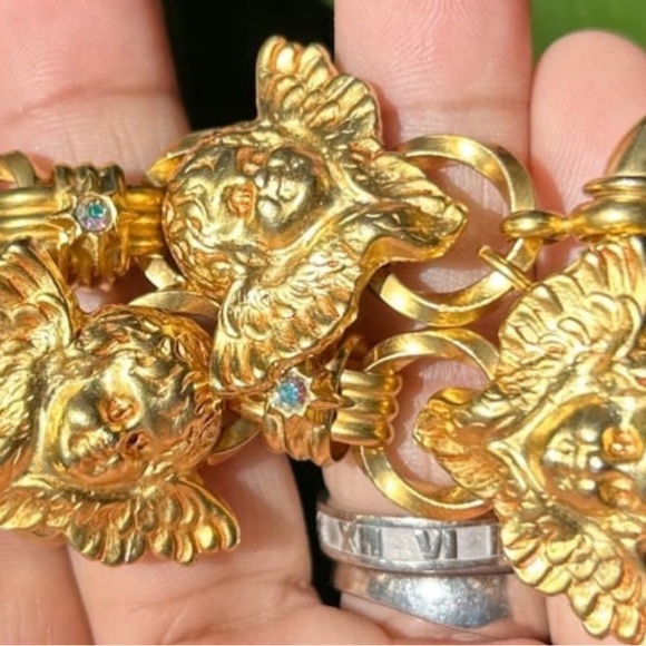 Retired one of kind Vintage Kirks Folly four 4  flying Angels Statement bracelet - Picture 5 of 12